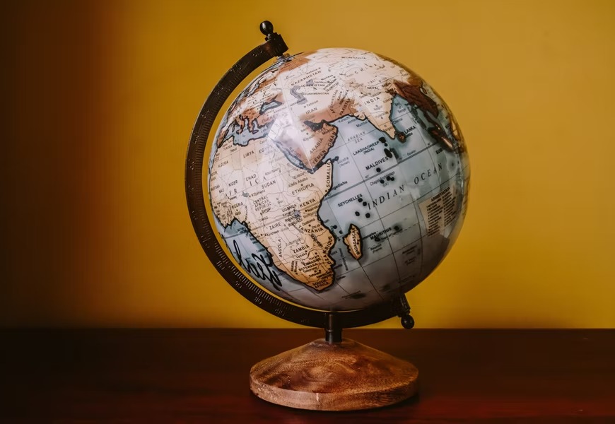 Atlas of Plastic Waste card